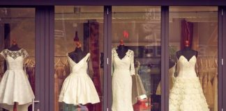 6 Ways to Accessorize a Wedding Dress